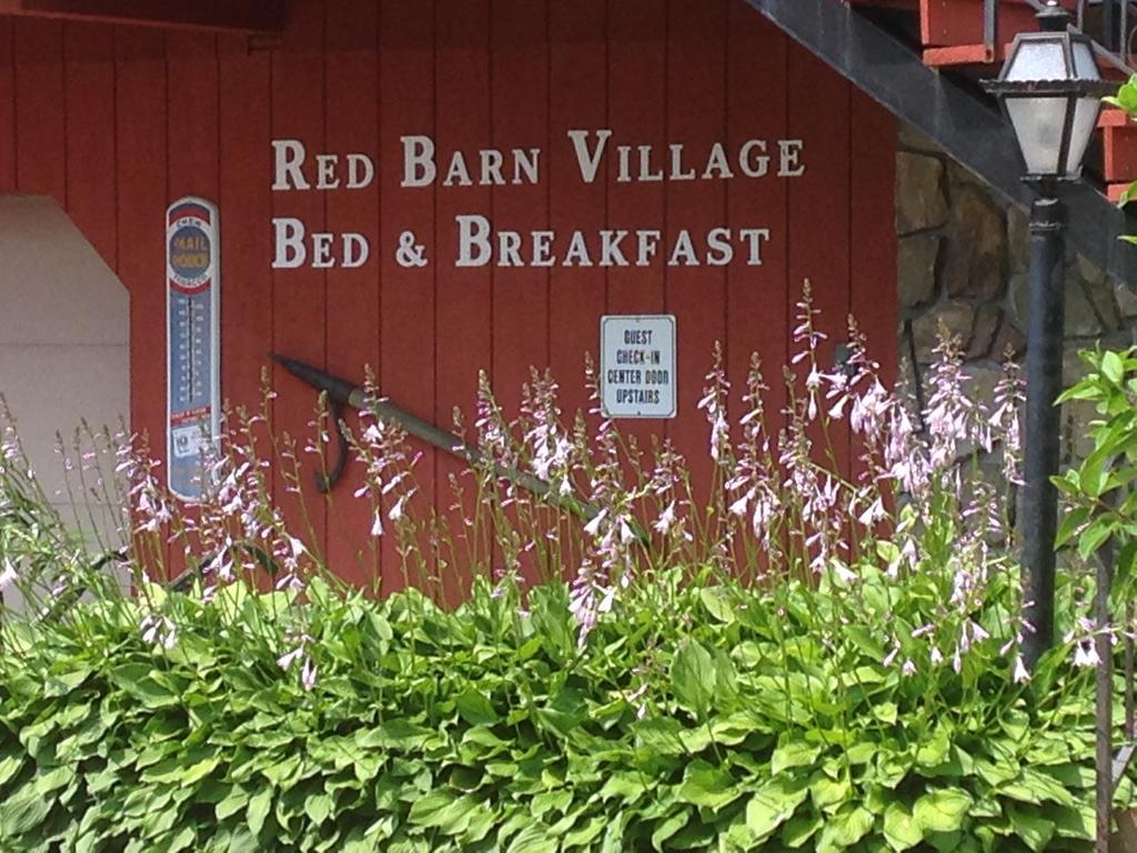 Red Barn Village Bed & Breakfast Clarks Summit Buitenkant foto